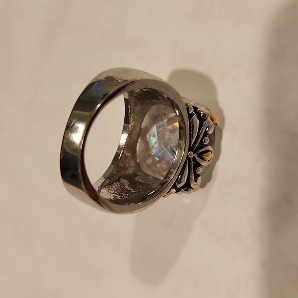 Vintage Ring - Picture 5 of 9